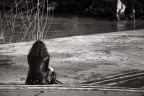 Sola con i suoi pensieri Sola con i suoi pensieri