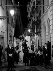 Qualche immagine della processione del Venerd� Santo a Chieti al rientro nella cattedrale di S. Giustino. Considerata fra le processioni pi� antiche d'Italia, risalente all'842 d.C.. Struggente il Miserere composto intorno al 1767 da Saverio Selecchy.