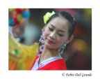 Una foto scattata alcuni mesi fa durante le danze di una mifestazione culturale di Kyoto. (All'epoca, questa foto e' stata scelta per essere  pubblicata nei  deplians della stessa manifestazione di quest'anno).
Eccetto il taglio, nessun lavoro di fotoritocco.
Lente Sigma 70-200 f2.8