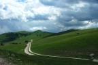 foto scattata in una recente visita in umbria.Il paesaggio � bellissimo,il sentiero che si vede porta ad un belvedere a circa 3km.