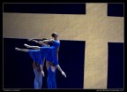 Un'altro scatto dal balletto "Finestra su Mozart" di John Neumeier alla Staatsoper di Amburgo.

Dati di scatto: Canon 30D, Sigma 70-200, 800 ISO, 3.5 a 1/500. Alcune correzioni in Raw Shooter, pulitina del rumore con Neat Image, leggera saturazione e cornicetta con PS.