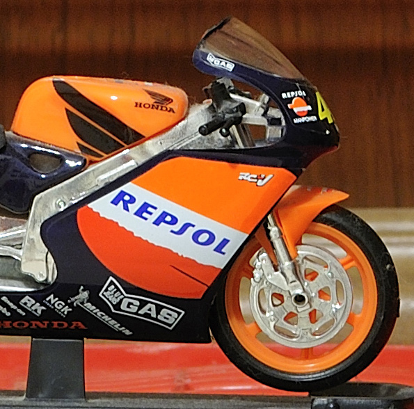105VR-f11.jpg