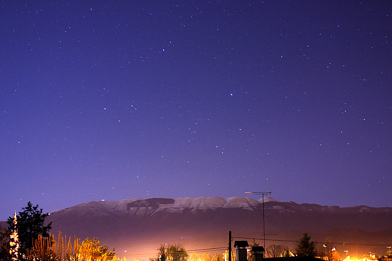 30s_f2.8_35mm_300d_iso200.jpg