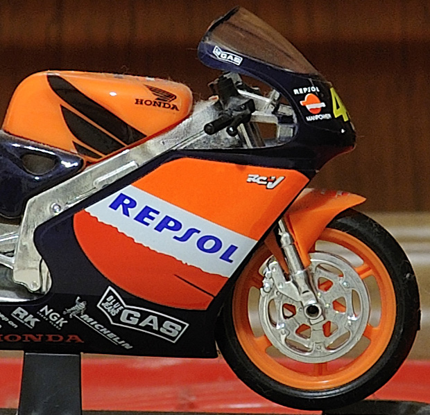 80-200-f8.jpg