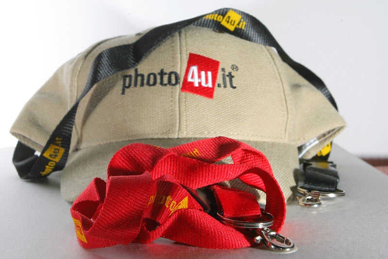 cappellino+tracolle.jpg