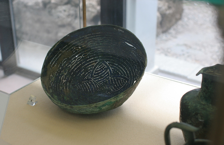 colatoio in bronzo.jpg