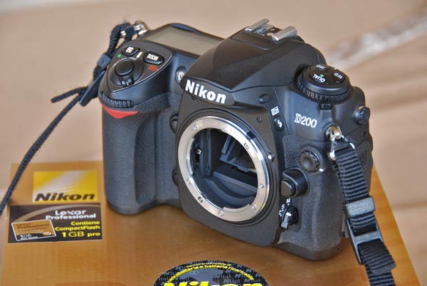 D200_front.jpg