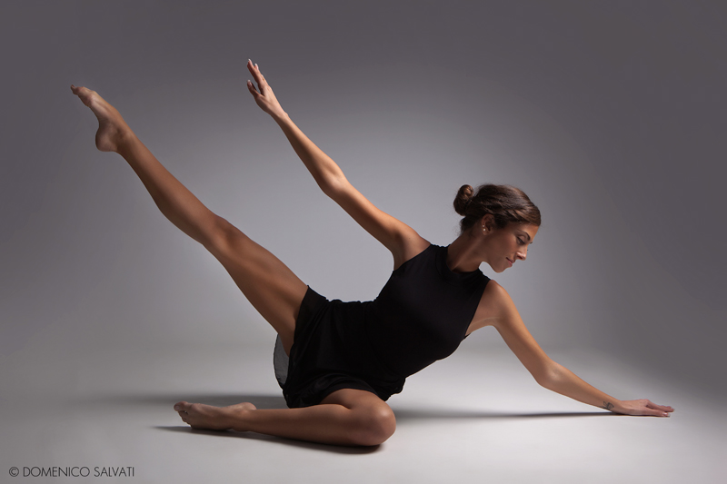 dancer_white.jpg