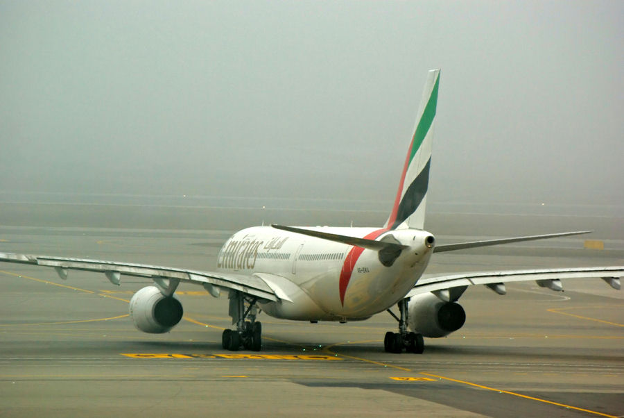 Emirates_A332_fog.jpg