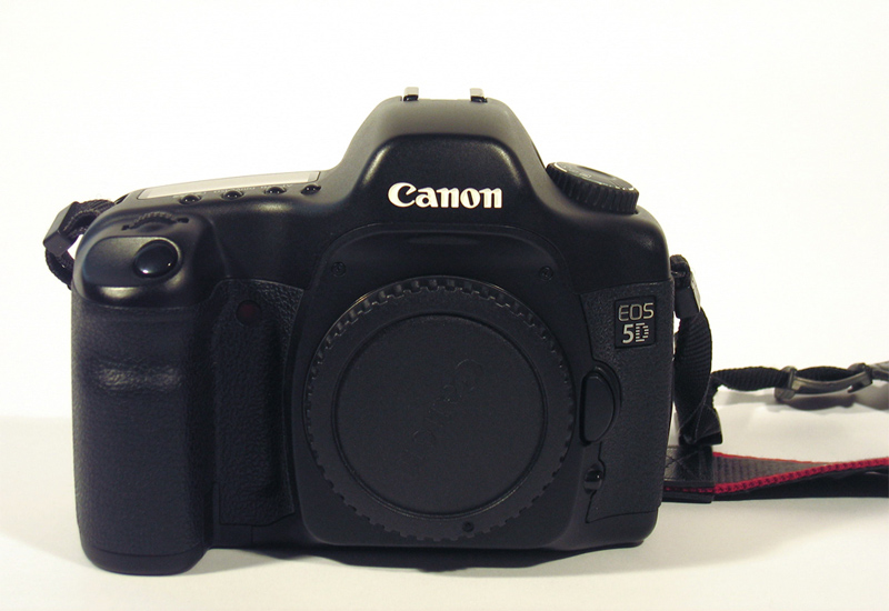 eos5d_01.jpg