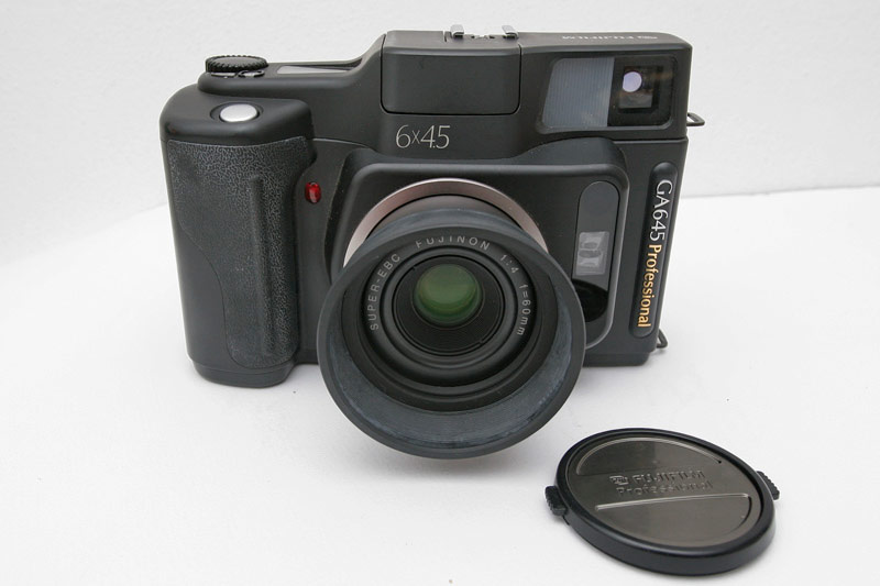 fuji645_2_r.jpg