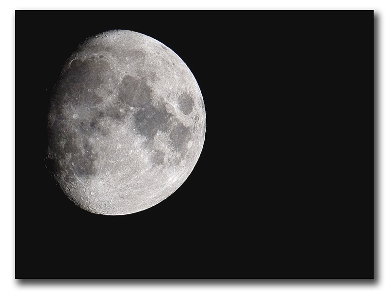 Luna 800x600.jpg