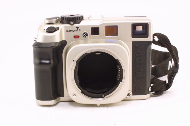 Mamiya 7 b.JPG