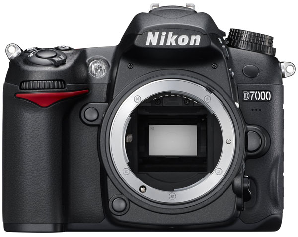 Nikon_D7000_frontale.jpg