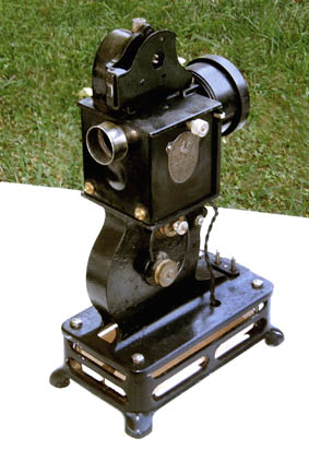 Pathè proiettore.jpg