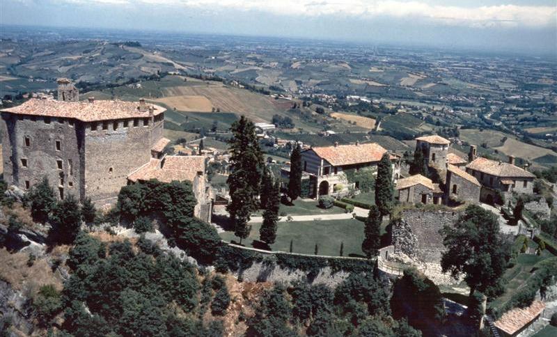 Pianello-Rocca-10_jpg (Medium).jpg