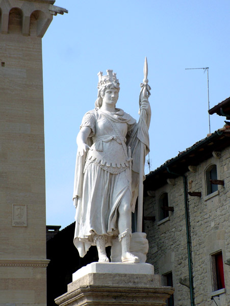 statua san marino.jpg