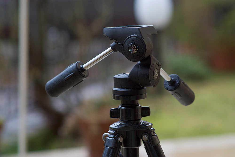 tripod-2.jpg